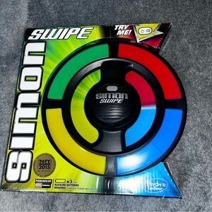 Simon Swipe Game 2014 Electronic Hasbro Plus Classic Light Up Interactive New